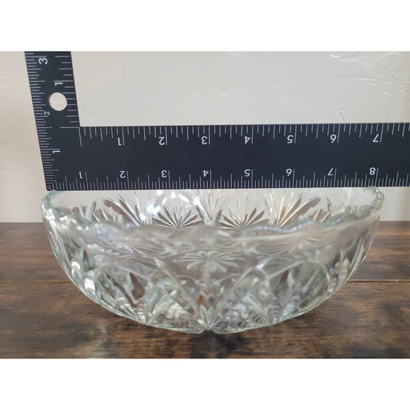 𝅺8" Crystal Glass Serving Bowl - Picture 4 of 9